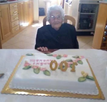 TIA AUGUSTA bolo de aniversario .